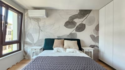 Bright Urban Stay with Parking