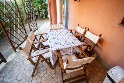 The Family Courtyard - Very LARGE 2BD Apartment