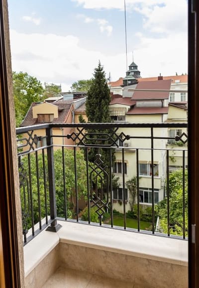 Stylish 1BR Steps from Sea Garden | Central Varna