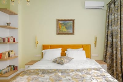 Urban Charm & Comfort - Chic 2BD in Prime Location