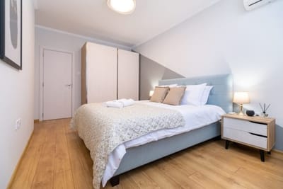 City Center Perfect: 1BR Apartment