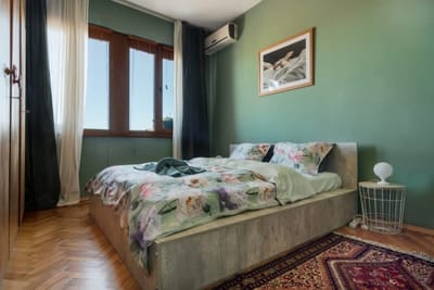 ART-ament, a unique central flat