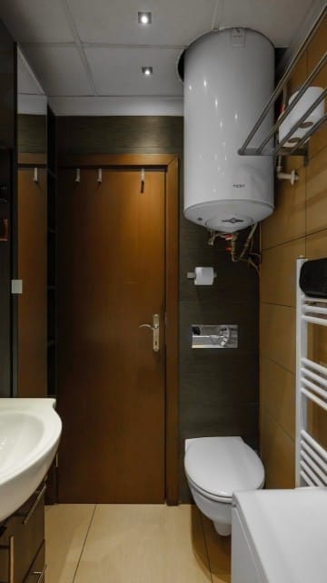 Central 1BD Apartment Next to Women's Market