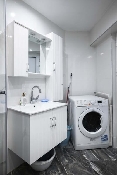 Sunny & Modern 1BR Apartment