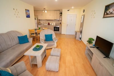 The Sea Balcony - 1BD Apartment by Flat Manager