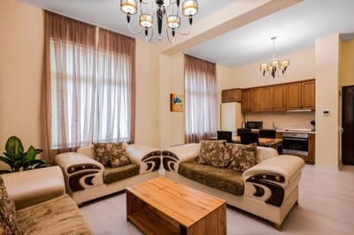 Cozy 2BD Flat + Work Space I Remote workers haven