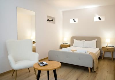 Private Villa with 5BD, Pool & Stunning Sea Views