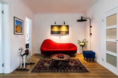 A French affair. With parking, style and elegance.