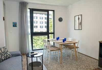 Modern 2-Bedroom Flat with Balcony in Azur Premium