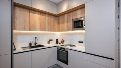 Fresh & Modern Apartment with Balcony