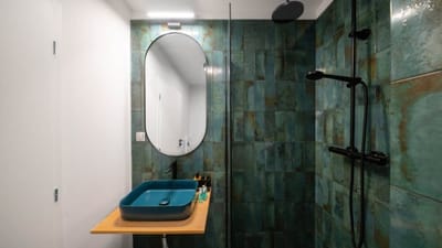 Aviva City Stay – Noir Studio