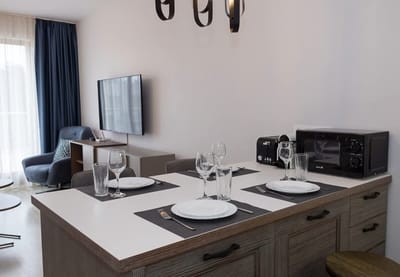 Moonlight Terrace – Panoramic Views, Luxe Comfort