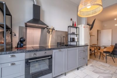 Spacious & Central 2BR with Terrace, Cozy & Modern