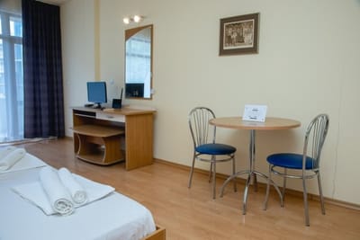 Studio with a balcony near the centre