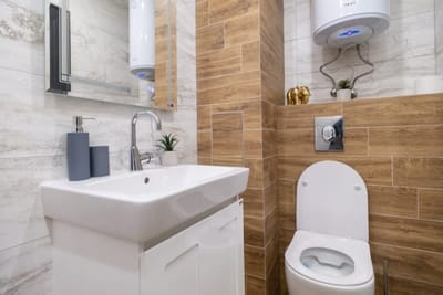 Central Plovdiv: Modern 1BR with Netflix & Balcony