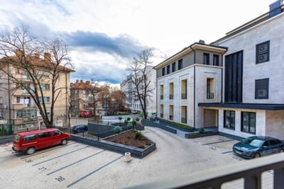 New Luxury & Bright 2 Bedroom Apartment