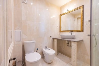 Elegant Apartment with Balcony in Argisht Palace