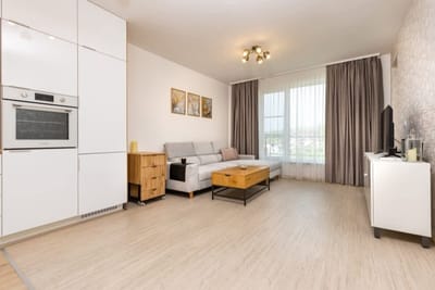 Magnolia Gardens - 1BD with Balcony & Parking