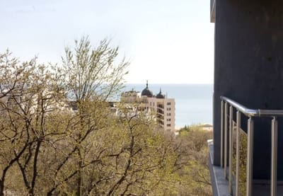 Bright 1-bedroom Flat with Balcony in Golden Sands