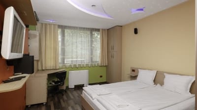 Central 1BD Apartment Next to Women's Market