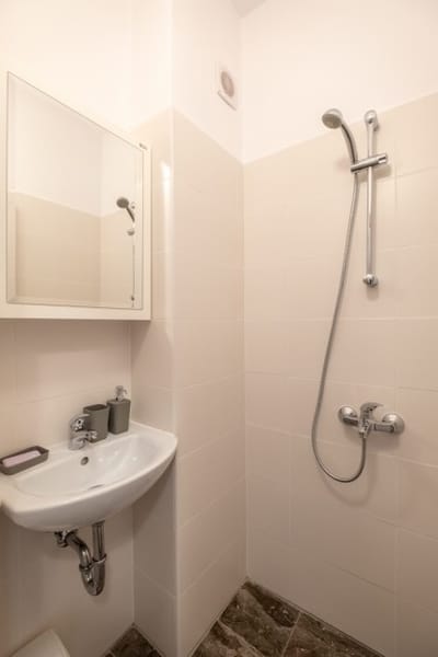 Peaceful downtown location - 2 bedroom apartment