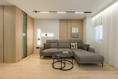 Modern Apartment in Top Center | Steps from Beach