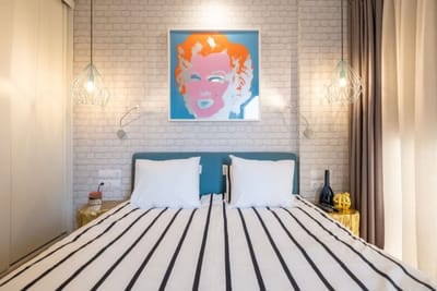 High-end Designer 2BR Aprt + Lift&Balconies