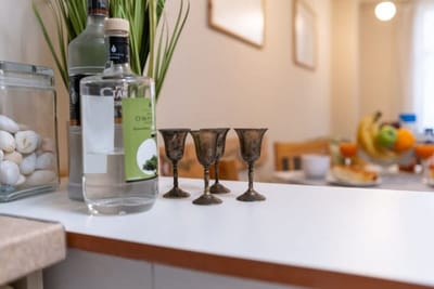 Chic Urban Getaway in City Center