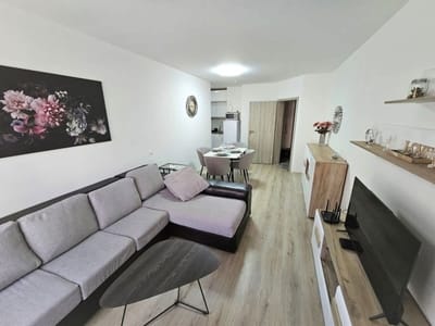 Cozy and Functional Business One-Bedroom Apartment