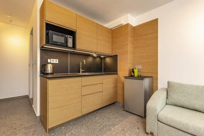 Downtown Modern Studio with Balcony