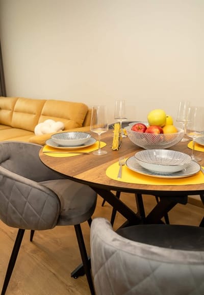 Cozy 1-Bedroom with Sea View & Parking