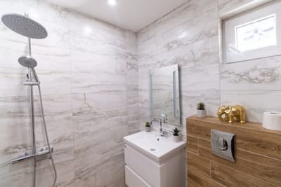 Central Plovdiv: Modern 1BR with Netflix & Balcony