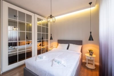 Designer & Cozy 2BD Flat In the city center