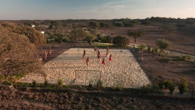 Casa da Volta — Contemporary Walled Villa with Courtyards & Exceptional Natural Light