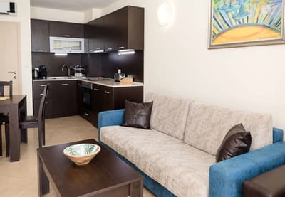 Seaside Bliss: Elegant 1BD with Stunning View