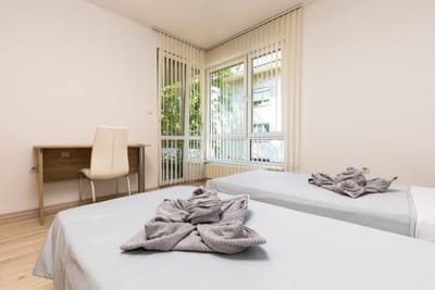 Stylish 2BD Apartment with a Nice Cozy Terrace