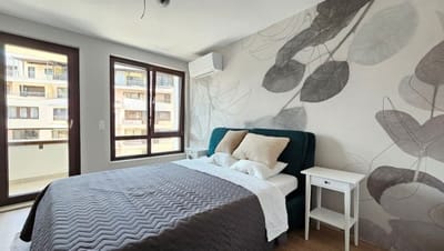 Bright Urban Stay with Parking