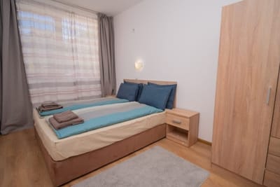 Spacious 2BD Apart. Walk to City Centre