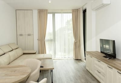 Azur Delux -1BD Flat with Parking & Pool