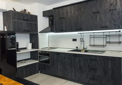 New Black & White Flat 5 Min Away From Sea Garden