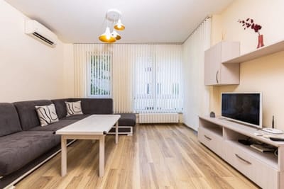 Stylish 2BD Apartment with a Nice Cozy Terrace