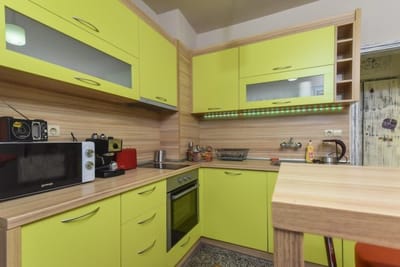 Vintage Spot - Colorful One-Bedroom Apartment