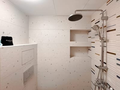 Scandinavian Charm - Central 1BD with Desk