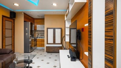 Central 1BD Apartment Next to Women's Market