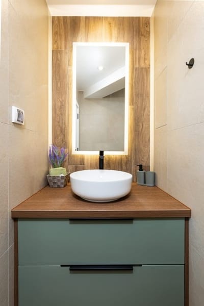 Stylish 1BD with Desk in Karshiaka