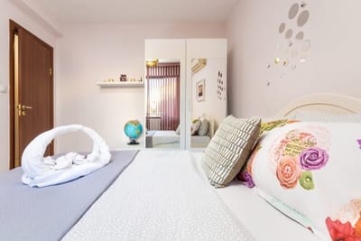 Downtown 1BD Apartment w/ Cosy Balcony