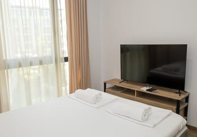 Modern 2-Bedroom Flat with Balcony in Azur Premium