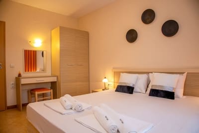 Sunny apartment in a complex with a POOL and GYM