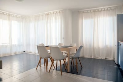 Spacious 3BD flat with Parking and Sea View