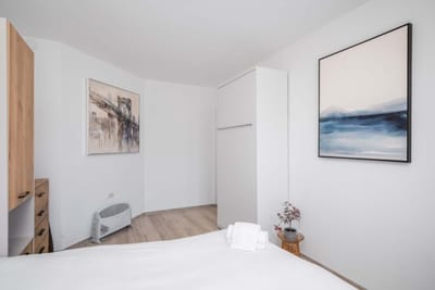 Sunny & Modern 1BR Apartment